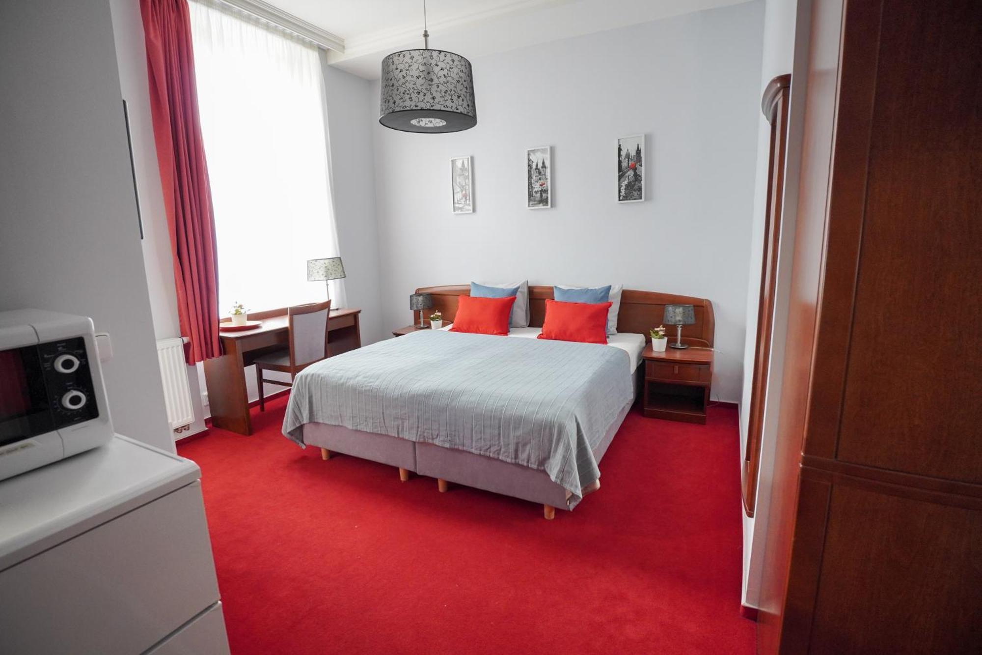 Elegant & Stylish Center Apartments! Praha Eksteriør bilde