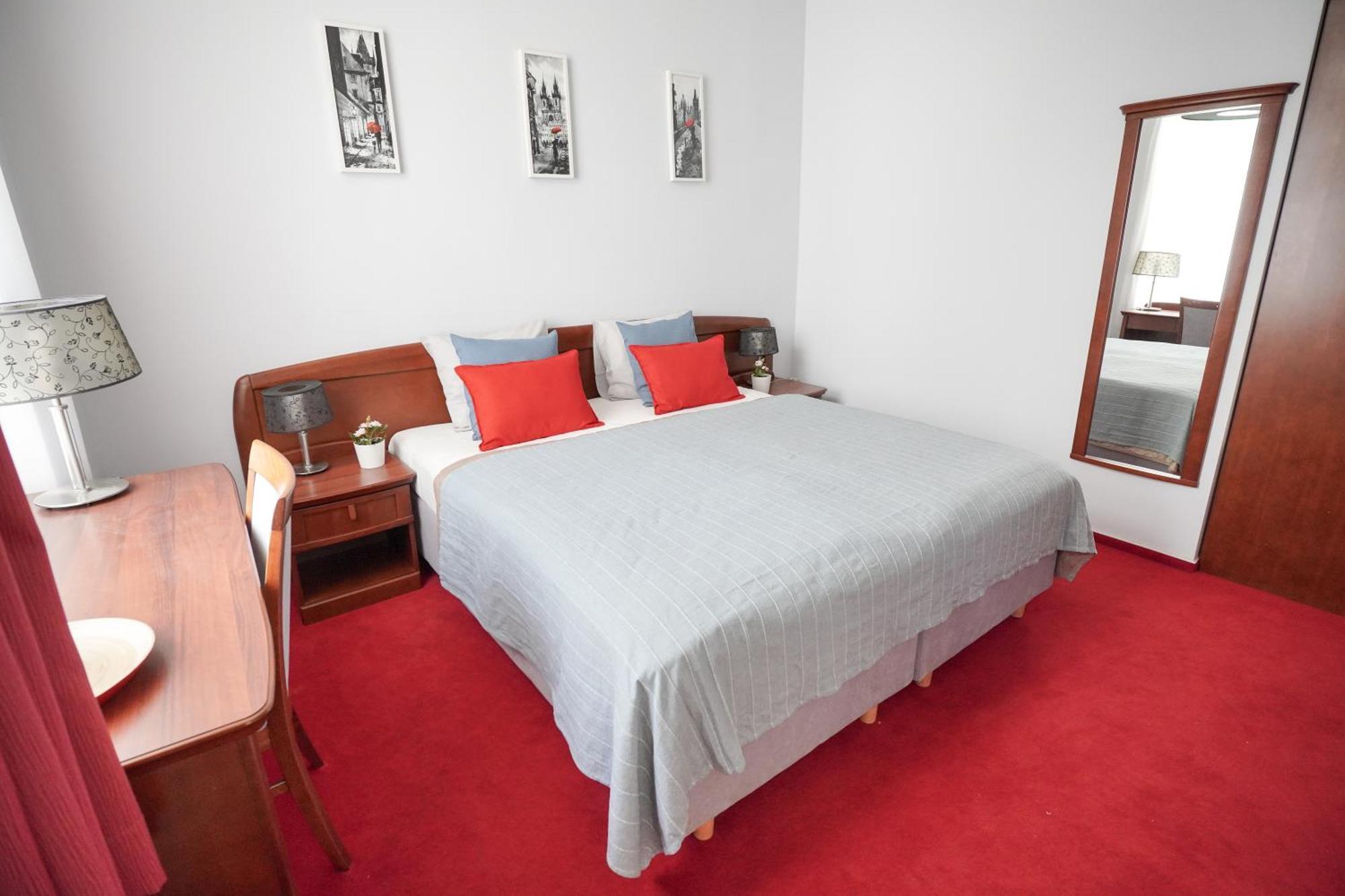 Elegant & Stylish Center Apartments! Praha Eksteriør bilde